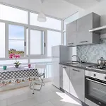 Leverblu House And