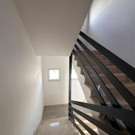 Konukevi Leverblu House And 3*