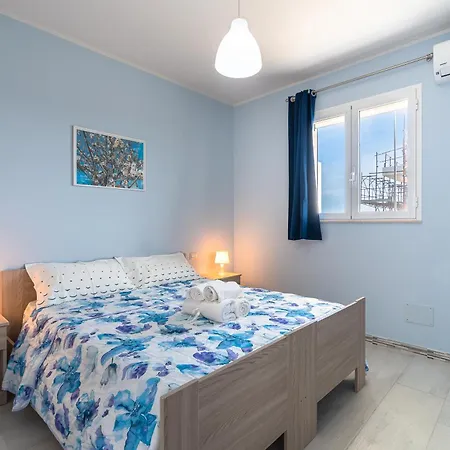 Leverblu House And Avola