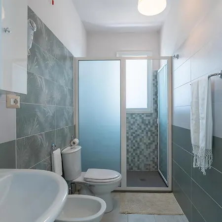 Leverblu House And